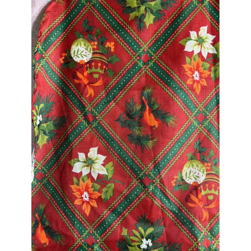 Vintage Christmas Holiday‎ Fabric Red Green Plaid Poinsettias Fabric Oval